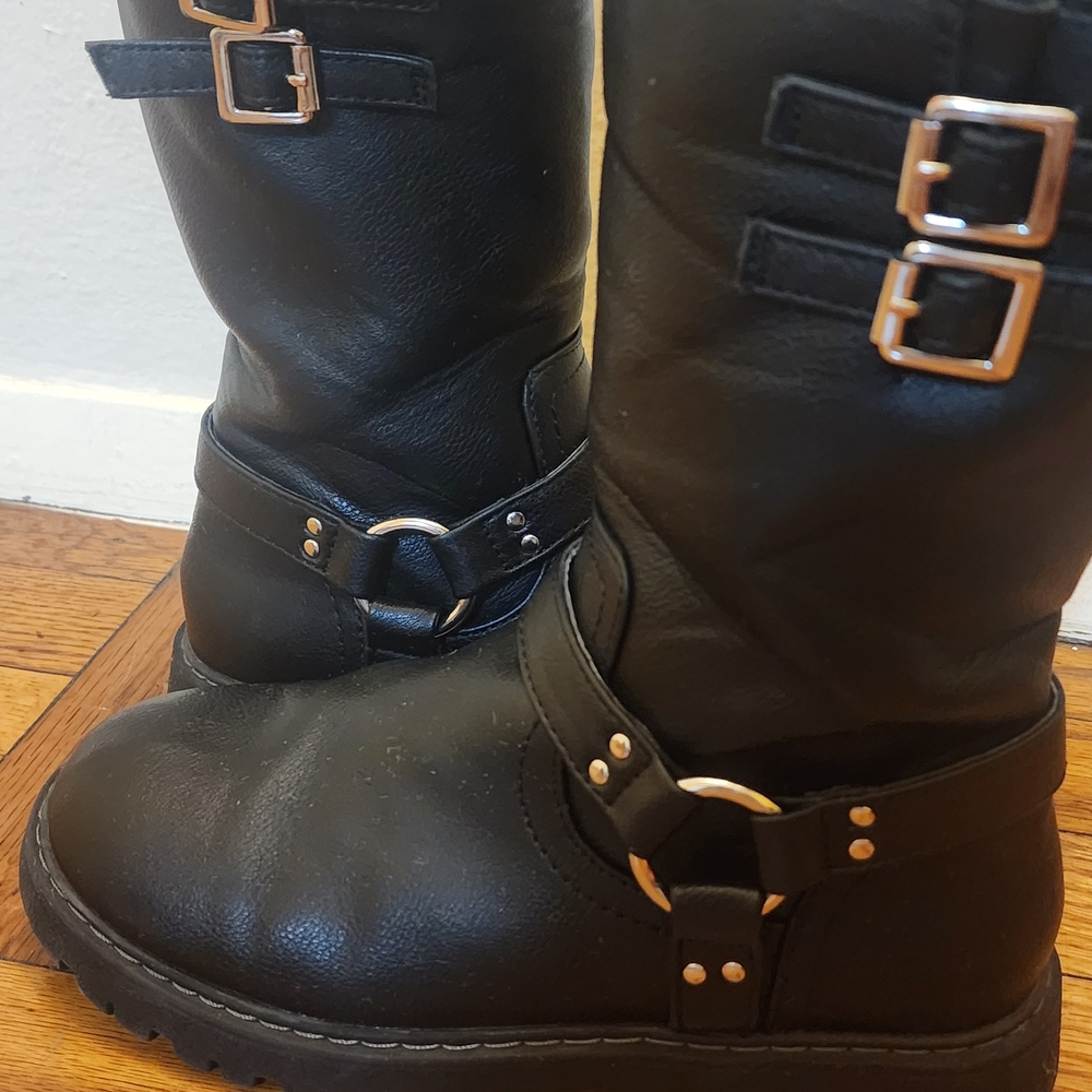 Stylish Black Kids Boots with Buckle Accents